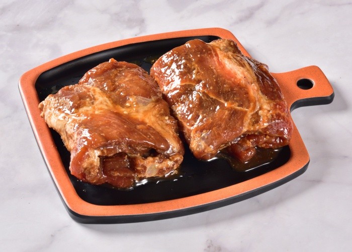 양념에 재운 수제양념 돼지갈비